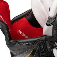 BAUER Vapor Flypro Hockey Skate- Int